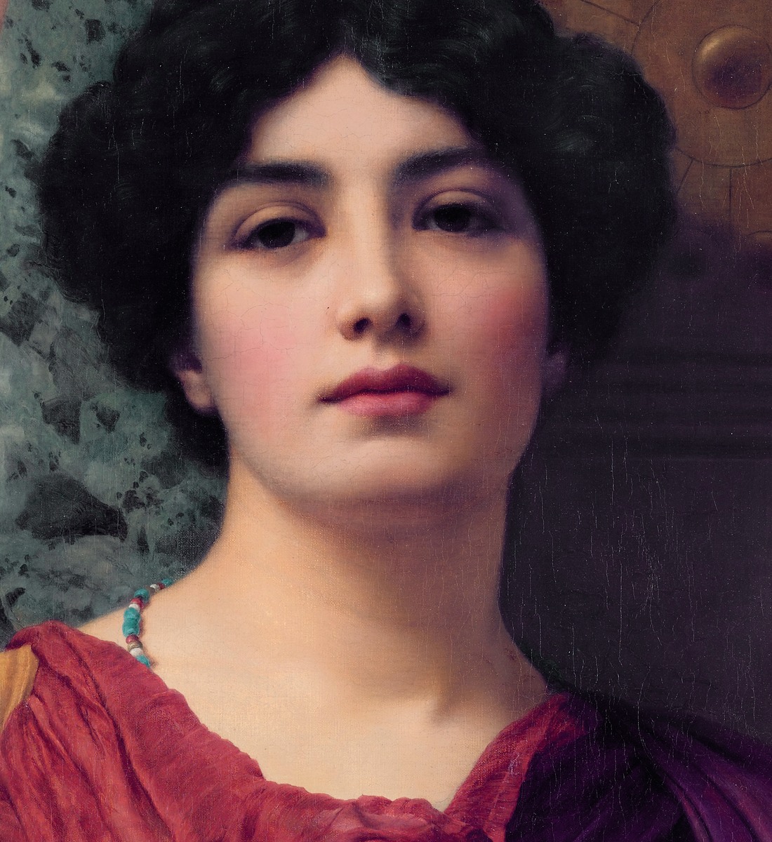 Contemplation, de John William Godward, 1903: retrato circular de uma jovem de cachos escuros, manto vermelho e púrpura, diante de mármore